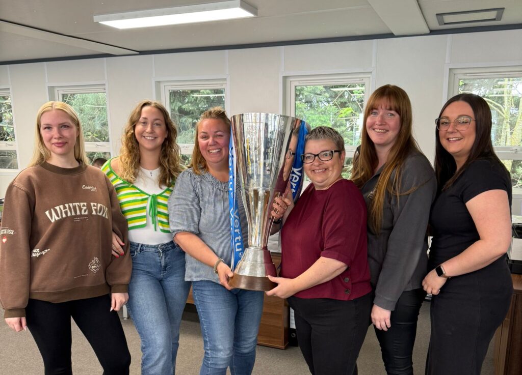 Elite women with Vertu Trophy